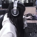低头看海